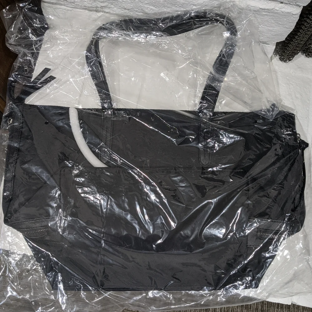 NWT Botkier New York Bond Black Tote